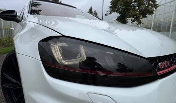 VOLKSWAGEN GOLF GTI 2.0L PERFORMANCE 350 PK * DSG * FULL OPTION * 20 INCH LICHTMETALEN SPORTVELGEN * LIEFHEBBER * ONDERHOUDSHISTORIE * ZWARTE HEMEL * SCHUIFKANTELDAK * SPECIAAL UITLAATSYSTEEM * PPF SMOKE VERLICHTING * vol