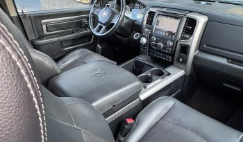 DODGE RAM 1500 5.7L HEMI 4X4 401PK * SPORT * WIDE BODY * UNIEKE KLEUR * LAGE BIJTELLING * LUCHTVERING * AFSTAND START * 20 INCH OFF-ROAD BREEDSET * STOELVERKOELING * STOELVERWARMING * STUURVERWARMING * PERFORMANCE HOOD * LPG 322 LITER PRINS * vol