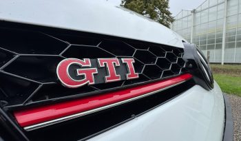 VOLKSWAGEN GOLF GTI 2.0L PERFORMANCE 350 PK * DSG * FULL OPTION * 20 INCH LICHTMETALEN SPORTVELGEN * LIEFHEBBER * ONDERHOUDSHISTORIE * ZWARTE HEMEL * SCHUIFKANTELDAK * SPECIAAL UITLAATSYSTEEM * PPF SMOKE VERLICHTING * vol