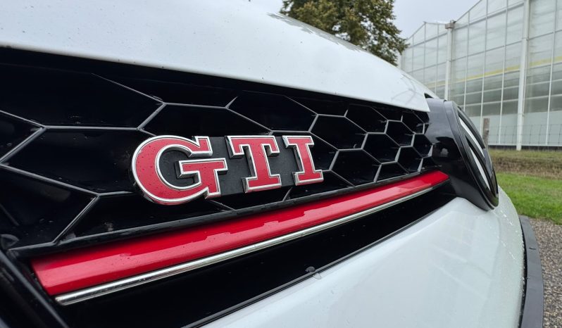 VOLKSWAGEN GOLF GTI 2.0L PERFORMANCE 350 PK * DSG * FULL OPTION * 20 INCH LICHTMETALEN SPORTVELGEN * LIEFHEBBER * ONDERHOUDSHISTORIE * ZWARTE HEMEL * SCHUIFKANTELDAK * SPECIAAL UITLAATSYSTEEM * PPF SMOKE VERLICHTING * vol