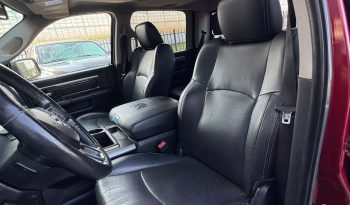 DODGE RAM 1500 5.7L HEMI 4X4 401PK * SPORT * WIDE BODY * UNIEKE KLEUR * LAGE BIJTELLING * LUCHTVERING * AFSTAND START * 20 INCH OFF-ROAD BREEDSET * STOELVERKOELING * STOELVERWARMING * STUURVERWARMING * PERFORMANCE HOOD * LPG 322 LITER PRINS * vol
