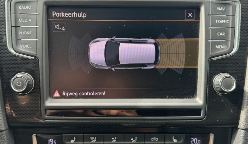 VOLKSWAGEN GOLF GTI 2.0L PERFORMANCE 350 PK * DSG * FULL OPTION * 20 INCH LICHTMETALEN SPORTVELGEN * LIEFHEBBER * ONDERHOUDSHISTORIE * ZWARTE HEMEL * SCHUIFKANTELDAK * SPECIAAL UITLAATSYSTEEM * PPF SMOKE VERLICHTING * vol