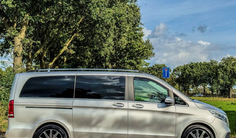 MERCEDES – BENZ V-KLASSE V250 D * EXCLUSIEVE UITVOERING * BOM VOL * DUBBELE ELEKTRISCHE SCHUIFDEUREN * 360 CAMERA * LANE ASSIST * ADAPTIEVE CRUISE CONTROLE * AFNEEMBARE TREKHAAK * LUXE COMFORT STOELEN * LED KOPLAMPEN * ZEER LAGE FISCALE WAARDE – LAGE BIJTELLING ( UNIEK ) * vol