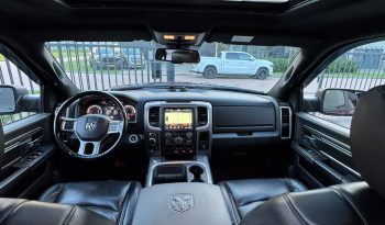 DODGE RAM 1500 5.7L HEMI V8 4X4 401PK * WARLOCK * REBEL * MORIMOTO KOPLAMPEN * GUNSTIGE CATALOGUS WAARDE * PRACHTIGE KLEUR * UNIEK * ZWARTE HEMEL * SCHUIFKANTELDAK * 22 INCH SPORTVELGEN * SUPER DIKKE PICK-UP * WEINIG KILOMETERS * 1E EIGENAAR * NIEUWSTAAT * vol