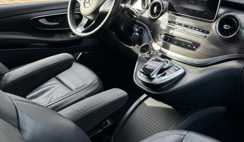 MERCEDES – BENZ V-KLASSE V250 D * EXCLUSIEVE UITVOERING * BOM VOL * DUBBELE ELEKTRISCHE SCHUIFDEUREN * 360 CAMERA * LANE ASSIST * ADAPTIEVE CRUISE CONTROLE * AFNEEMBARE TREKHAAK * LUXE COMFORT STOELEN * LED KOPLAMPEN * ZEER LAGE FISCALE WAARDE – LAGE BIJTELLING ( UNIEK ) * vol