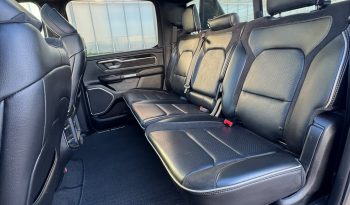 DODGE RAM 1500 5.7L HEMI V8 4X4 401PK * LARAMIE * SPORT * WIDE BODY * 22 INCH FUEL LICHTMETALEN SPORTVELGEN * VERHOOGD * VERBREED * ROLLBAR * STRANDS SCHIJNWERPERS * LEDBAR IN BUMPER * CUSTOM STRIPING * MICKEY THOMPSON BANDEN * vol