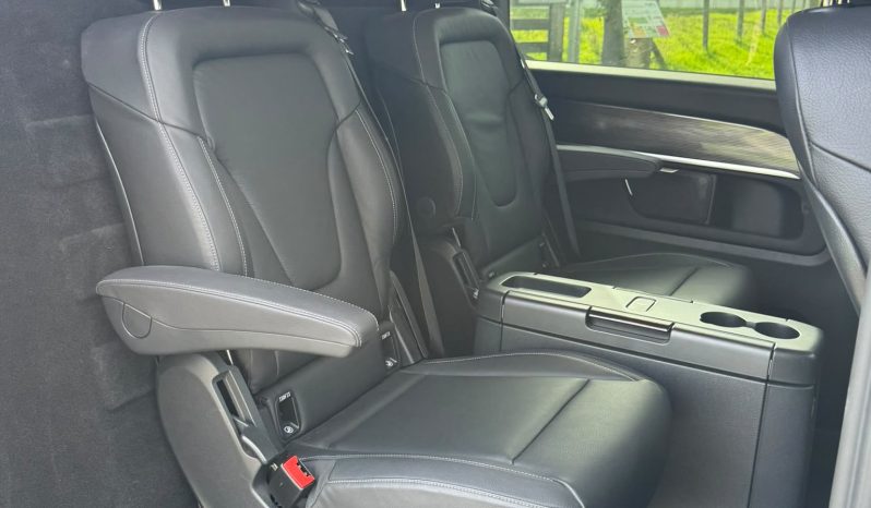 MERCEDES – BENZ V-KLASSE V250 D * EXCLUSIEVE UITVOERING * BOM VOL * DUBBELE ELEKTRISCHE SCHUIFDEUREN * 360 CAMERA * LANE ASSIST * ADAPTIEVE CRUISE CONTROLE * AFNEEMBARE TREKHAAK * LUXE COMFORT STOELEN * LED KOPLAMPEN * ZEER LAGE FISCALE WAARDE – LAGE BIJTELLING ( UNIEK ) * vol