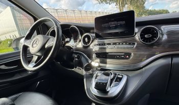 MERCEDES – BENZ V-KLASSE V250 D * EXCLUSIEVE UITVOERING * BOM VOL * DUBBELE ELEKTRISCHE SCHUIFDEUREN * 360 CAMERA * LANE ASSIST * ADAPTIEVE CRUISE CONTROLE * AFNEEMBARE TREKHAAK * LUXE COMFORT STOELEN * LED KOPLAMPEN * ZEER LAGE FISCALE WAARDE – LAGE BIJTELLING ( UNIEK ) * vol