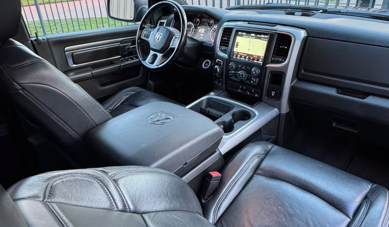 DODGE RAM 1500 5.7L HEMI V8 4X4 401PK * WARLOCK * REBEL * MORIMOTO KOPLAMPEN * GUNSTIGE CATALOGUS WAARDE * PRACHTIGE KLEUR * UNIEK * ZWARTE HEMEL * SCHUIFKANTELDAK * 22 INCH SPORTVELGEN * SUPER DIKKE PICK-UP * WEINIG KILOMETERS * 1E EIGENAAR * NIEUWSTAAT * vol