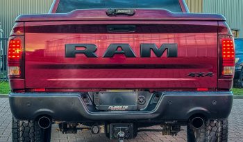 DODGE RAM 1500 5.7L HEMI V8 4X4 401PK * WARLOCK * REBEL * MORIMOTO KOPLAMPEN * GUNSTIGE CATALOGUS WAARDE * PRACHTIGE KLEUR * UNIEK * ZWARTE HEMEL * SCHUIFKANTELDAK * 22 INCH SPORTVELGEN * SUPER DIKKE PICK-UP * WEINIG KILOMETERS * 1E EIGENAAR * NIEUWSTAAT * vol